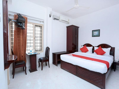 Oyo 15669 Hotel Galaxy Inn