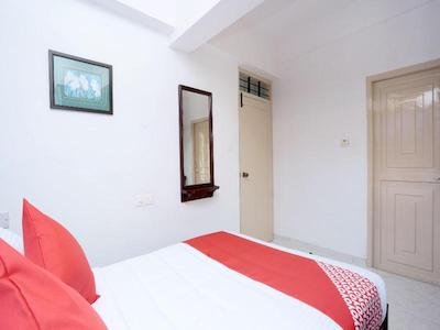 Oyo 15669 Hotel Galaxy Inn