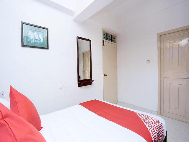 Oyo 15669 Hotel Galaxy Inn