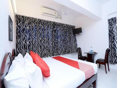 Oyo 15669 Hotel Galaxy Inn