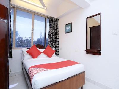 Oyo 15669 Hotel Galaxy Inn