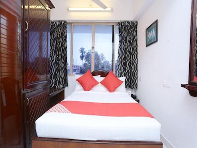 Oyo 15669 Hotel Galaxy Inn