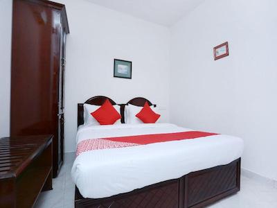 Oyo 15669 Hotel Galaxy Inn