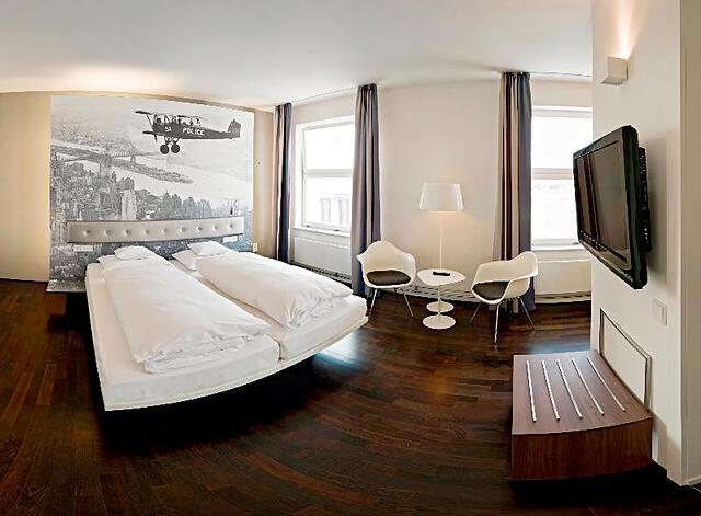 V8 Hotel Classic Motorworld Region Stuttgart