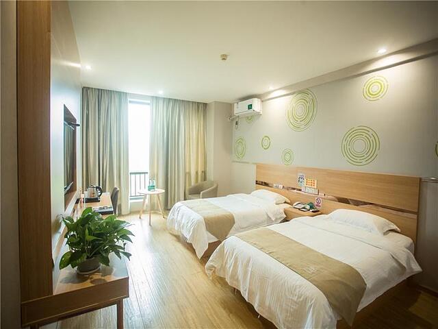 GREENTREE INN BAIQUAN BINFEN PLAZA