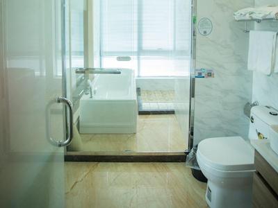 GREENTREE INN BAIQUAN BINFEN PLAZA