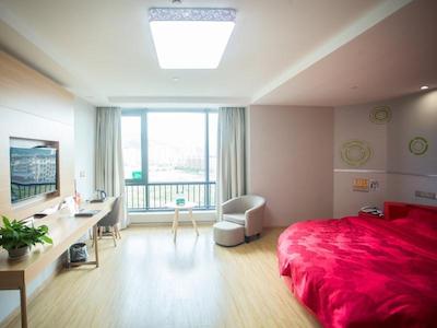 GREENTREE INN BAIQUAN BINFEN PLAZA