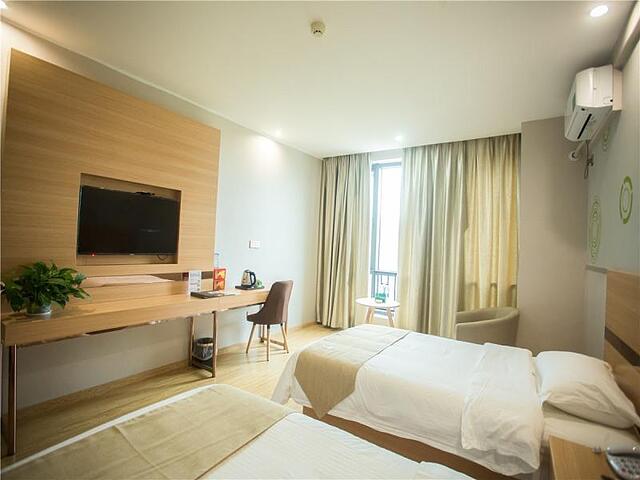 GREENTREE INN BAIQUAN BINFEN PLAZA