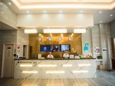 GREENTREE INN BAIQUAN BINFEN PLAZA