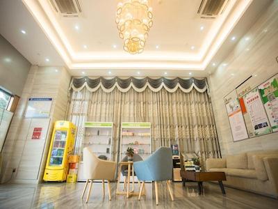 GREENTREE INN BAIQUAN BINFEN PLAZA