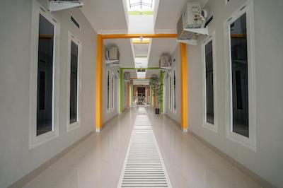 OYO 948 Vivi Residence Syariah Ii