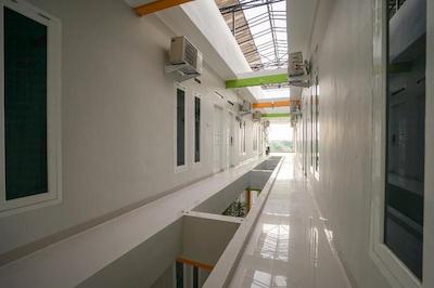 OYO 948 Vivi Residence Syariah Ii