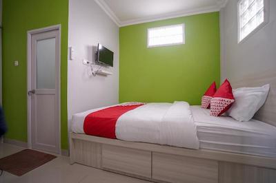 OYO 948 Vivi Residence Syariah Ii