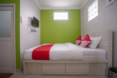 OYO 948 Vivi Residence Syariah Ii