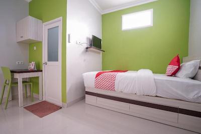 OYO 948 Vivi Residence Syariah Ii