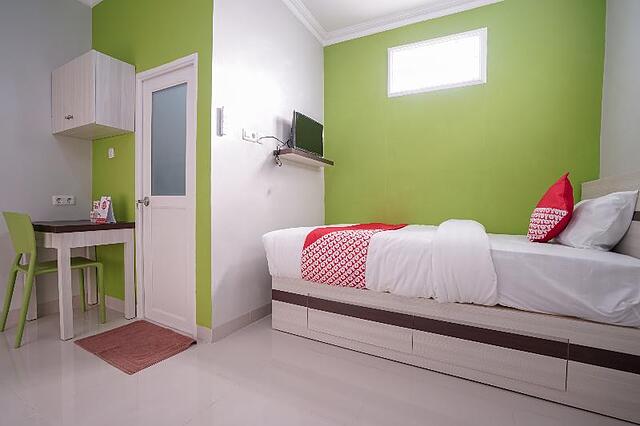 OYO 948 Vivi Residence Syariah Ii