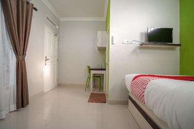 OYO 948 Vivi Residence Syariah Ii