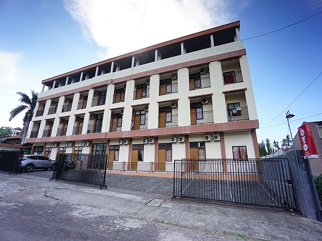 Oyo 1693 Edward Residence Malalayang