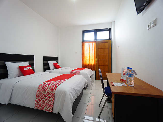 Oyo 1693 Edward Residence Malalayang