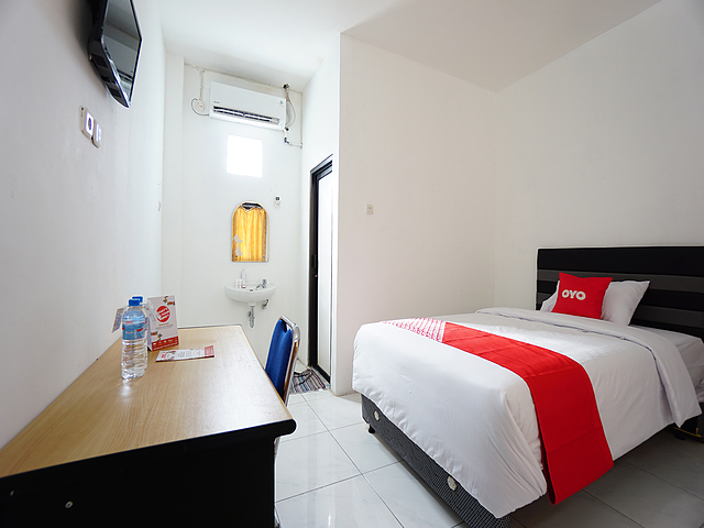 Oyo 1693 Edward Residence Malalayang