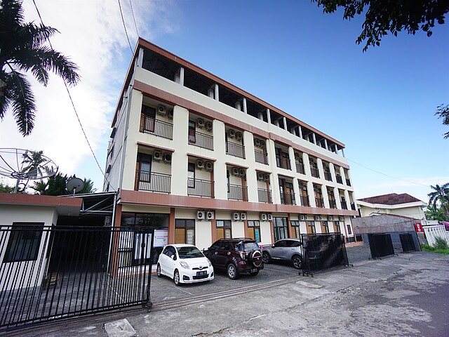 Oyo 1693 Edward Residence Malalayang