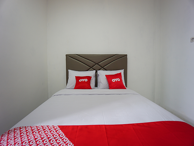 Oyo 1693 Edward Residence Malalayang
