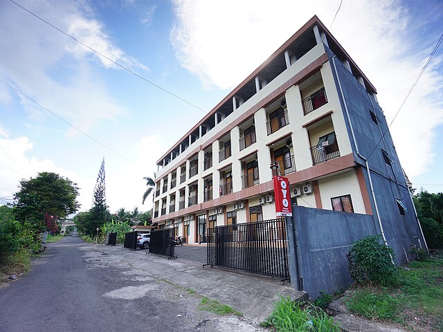 Oyo 1693 Edward Residence Malalayang