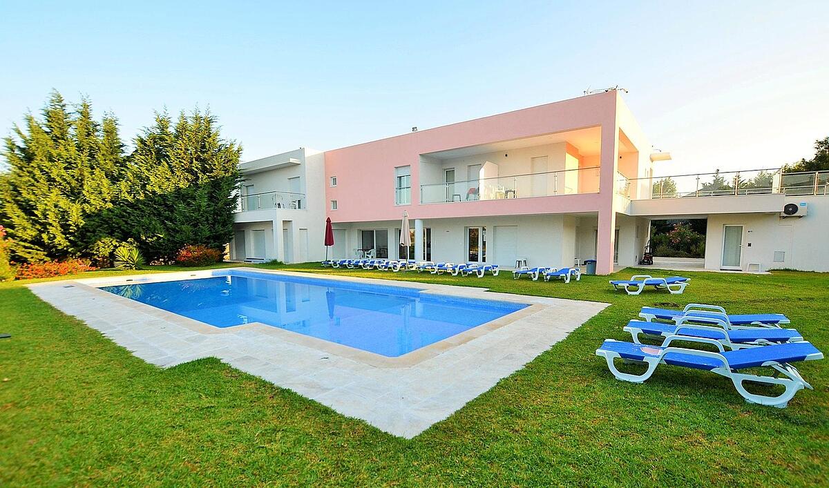 Hilltop Oasis Lisbon Lux Oeiras Resorts