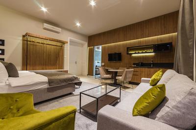 Dezman Luxury Center