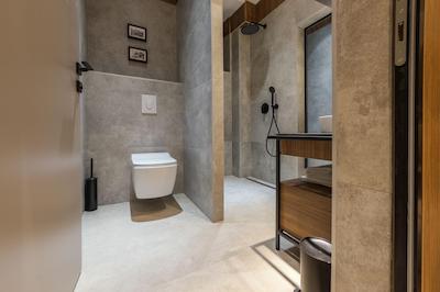 Dezman Luxury Center