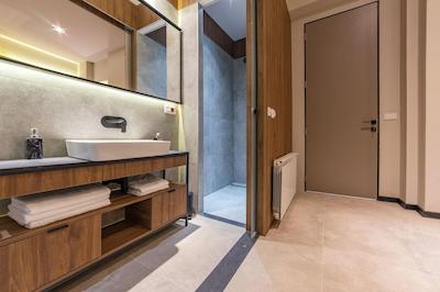 Dezman Luxury Center