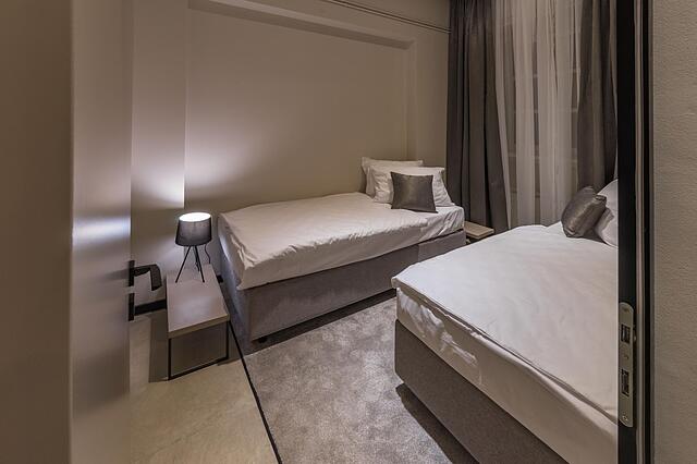 Dezman Luxury Center