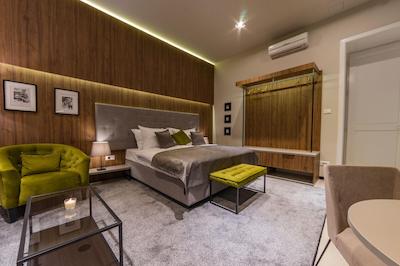 Dezman Luxury Center