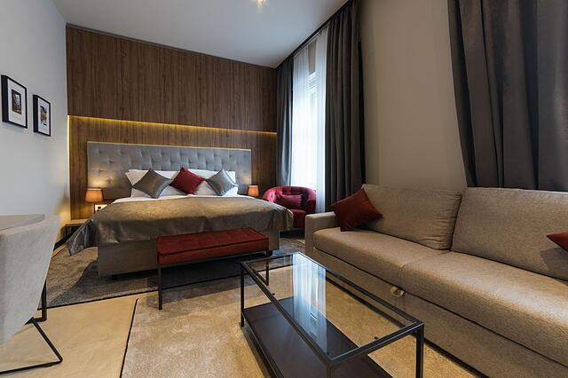 Dezman Luxury Center