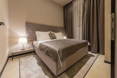 Dezman Luxury Center