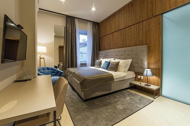 Dezman Luxury Center