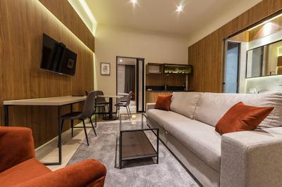 Dezman Luxury Center