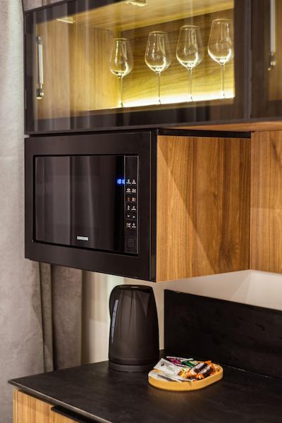 Dezman Luxury Center