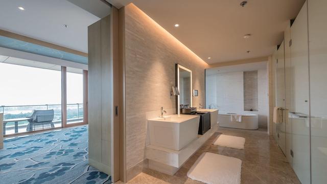 RENAISSANCE SUZHOU TAIHU LAKE HOTEL