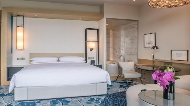 RENAISSANCE SUZHOU TAIHU LAKE HOTEL