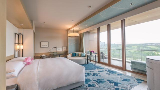 RENAISSANCE SUZHOU TAIHU LAKE HOTEL