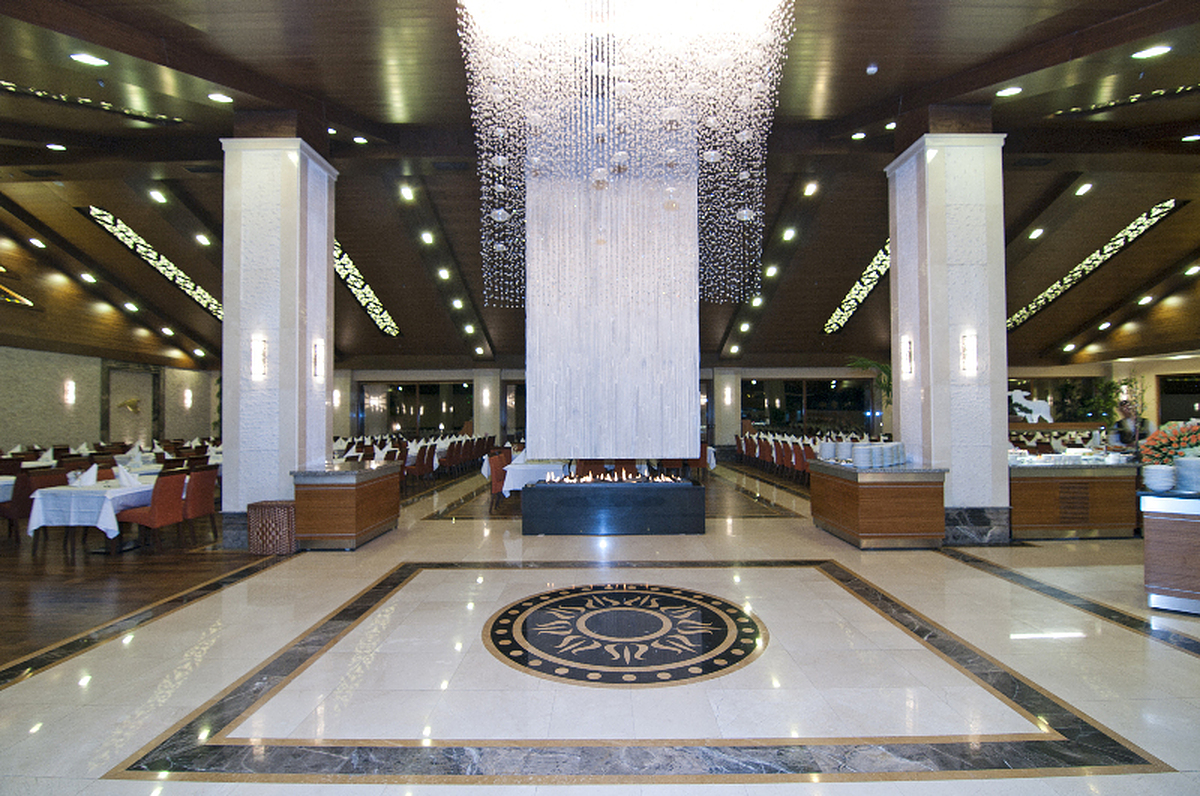 Grand Abant Hotel (Buyuk Abant Hotel)