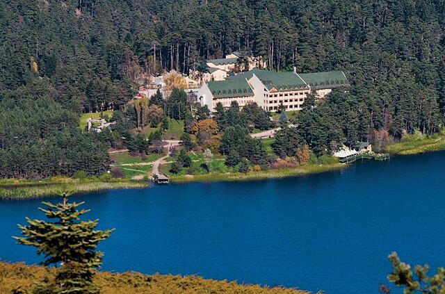Grand Abant Hotel (Buyuk Abant Hotel)