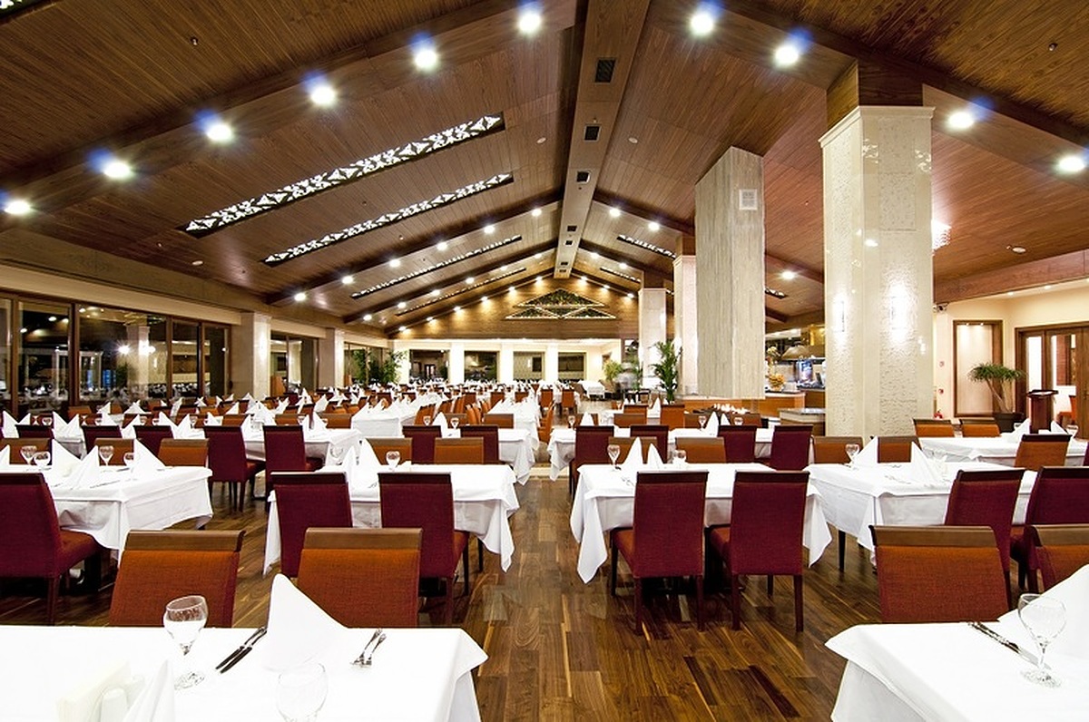 Grand Abant Hotel (Buyuk Abant Hotel)