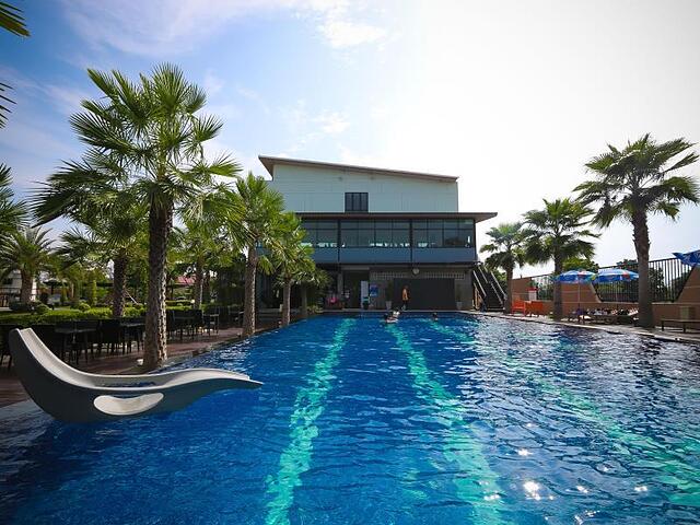 RAY HOTEL