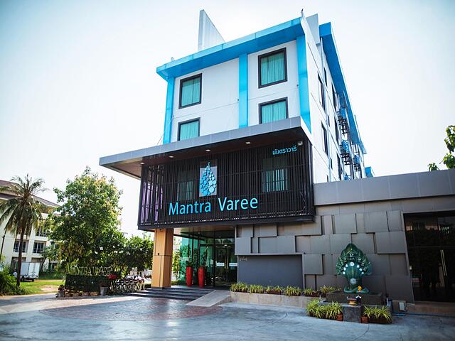 MANTRA VAREE HOTEL