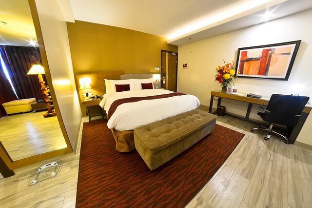 IRONWOOD HOTEL