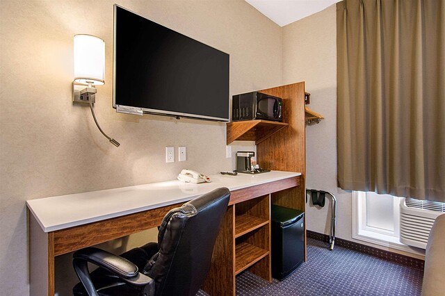 Econo Lodge Fox Creek