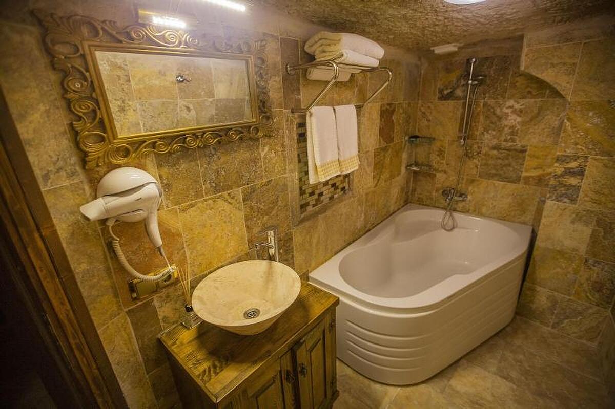 ROYAL CAVE HOTEL