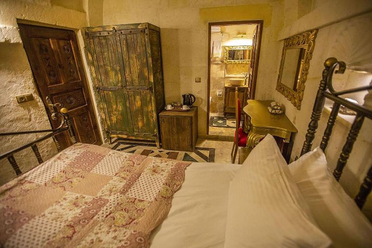 ROYAL CAVE HOTEL